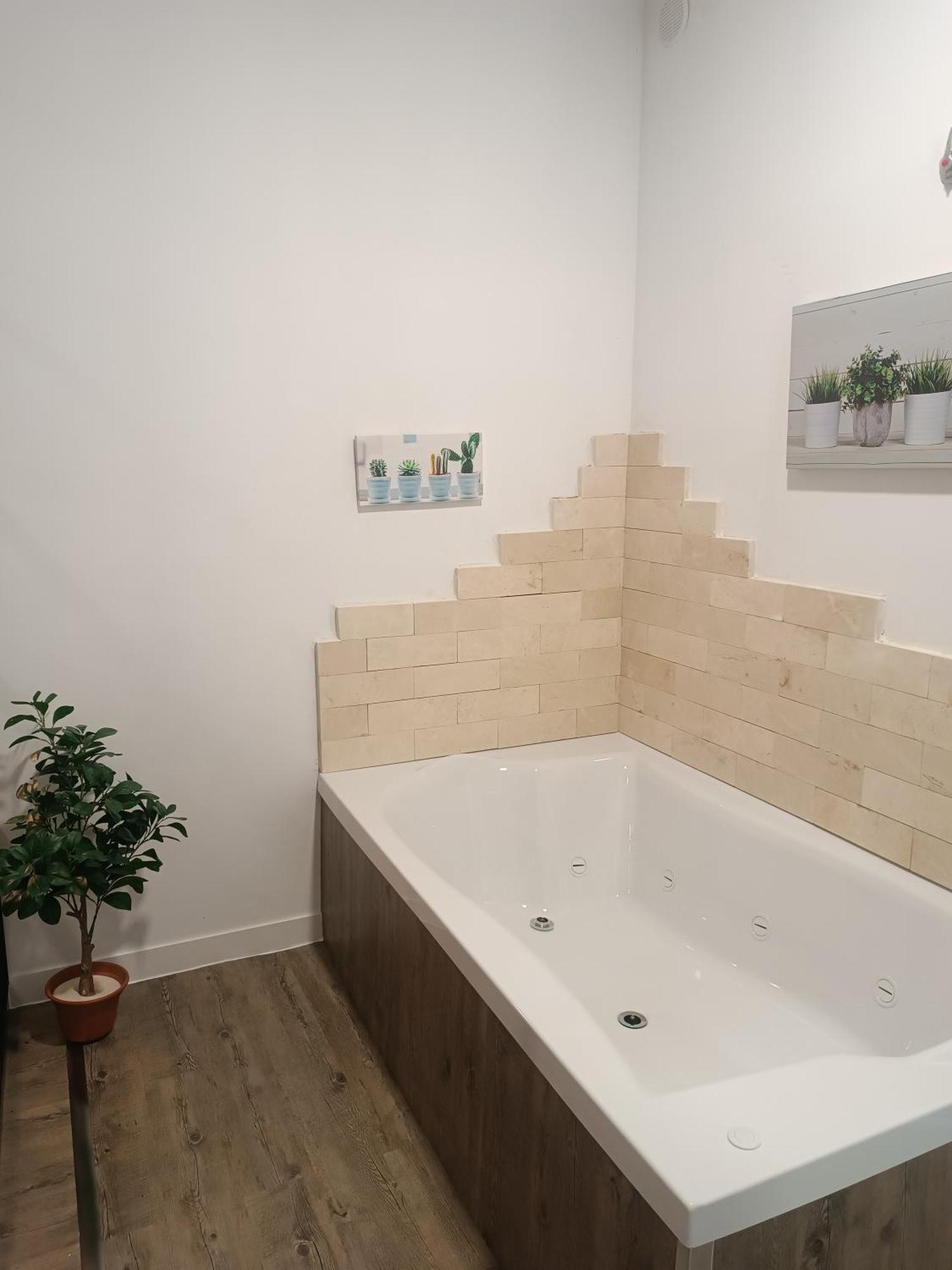 Apartamentos Turisticos Avila Puerta De San Vicente 0-2 Dış mekan fotoğraf