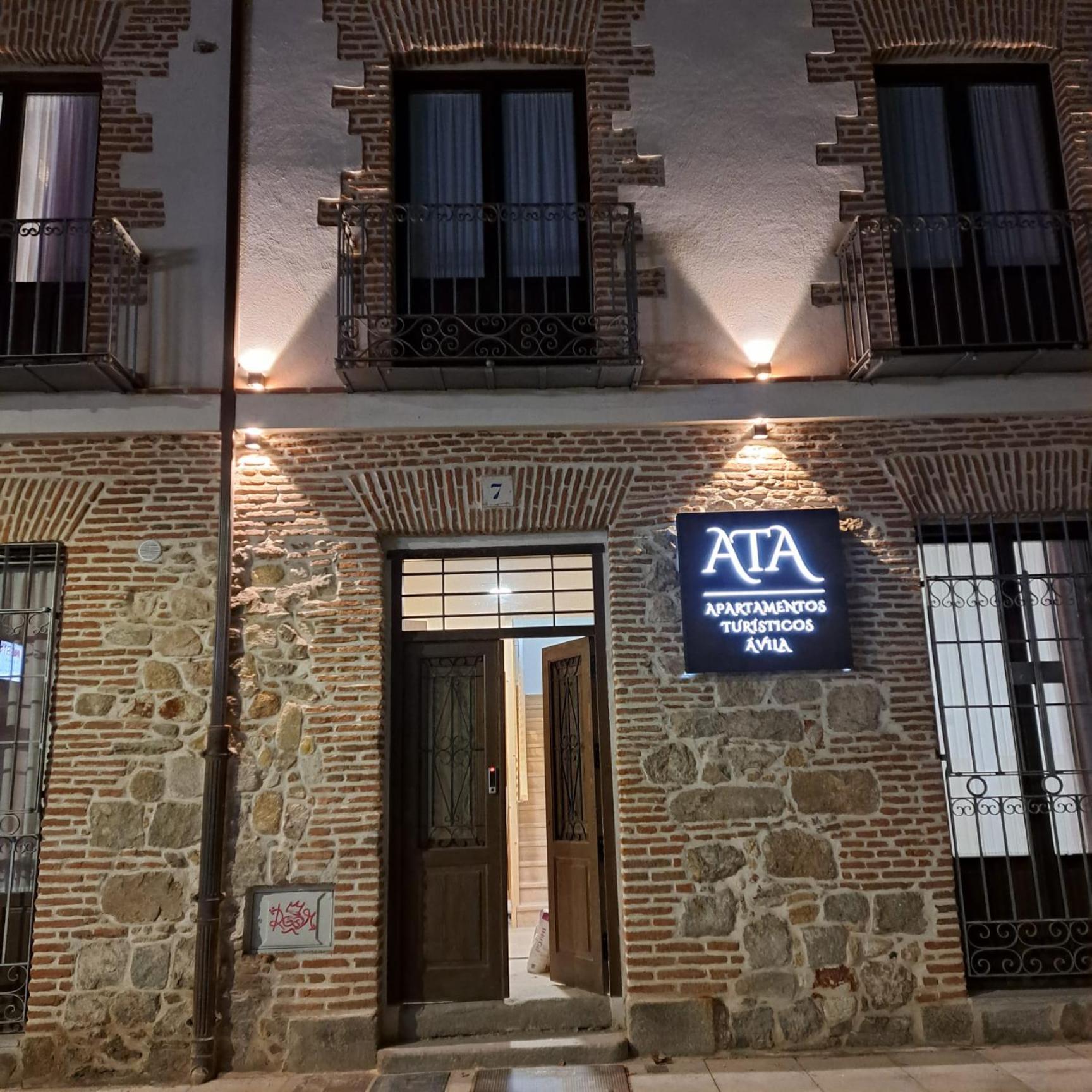 Apartamentos Turisticos Avila Puerta De San Vicente 0-2 Dış mekan fotoğraf