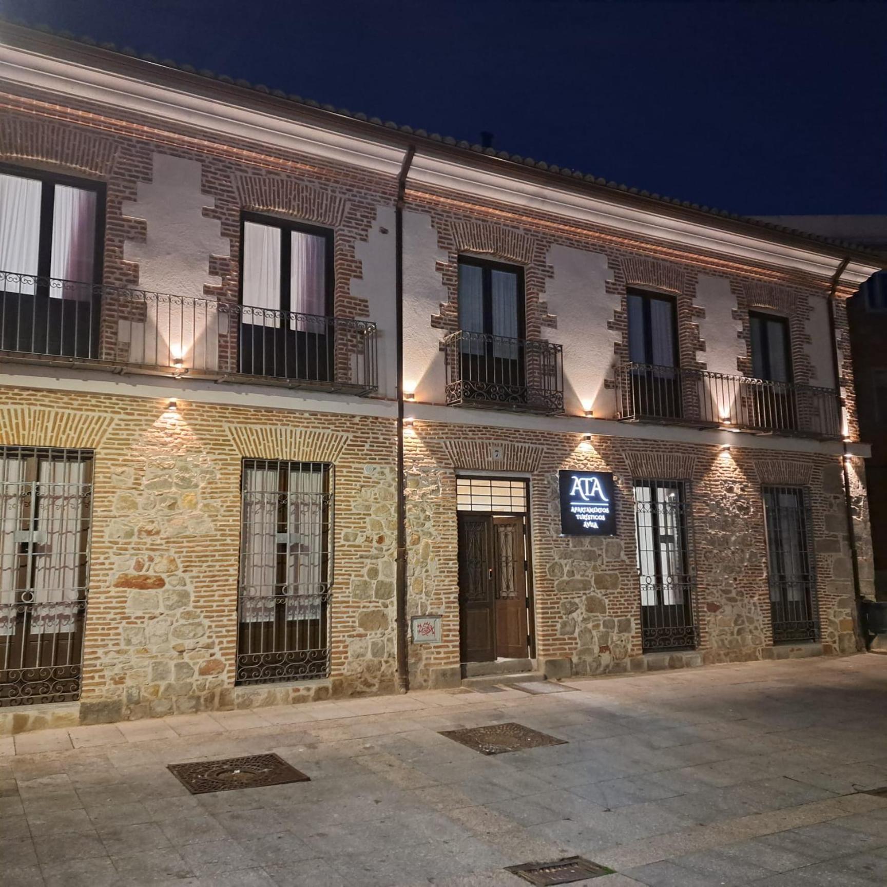 Apartamentos Turisticos Avila Puerta De San Vicente 0-2 Dış mekan fotoğraf